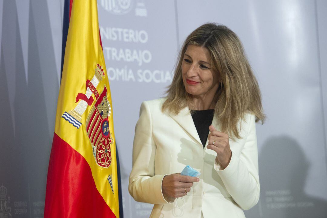 La vicepresidenta tercera del Gobierno y ministra de Trabajo y Economía Social, Yolanda Díaz en rueda de prensa, después de su reunión con el portavoz de ERC en la sede de su Ministerio