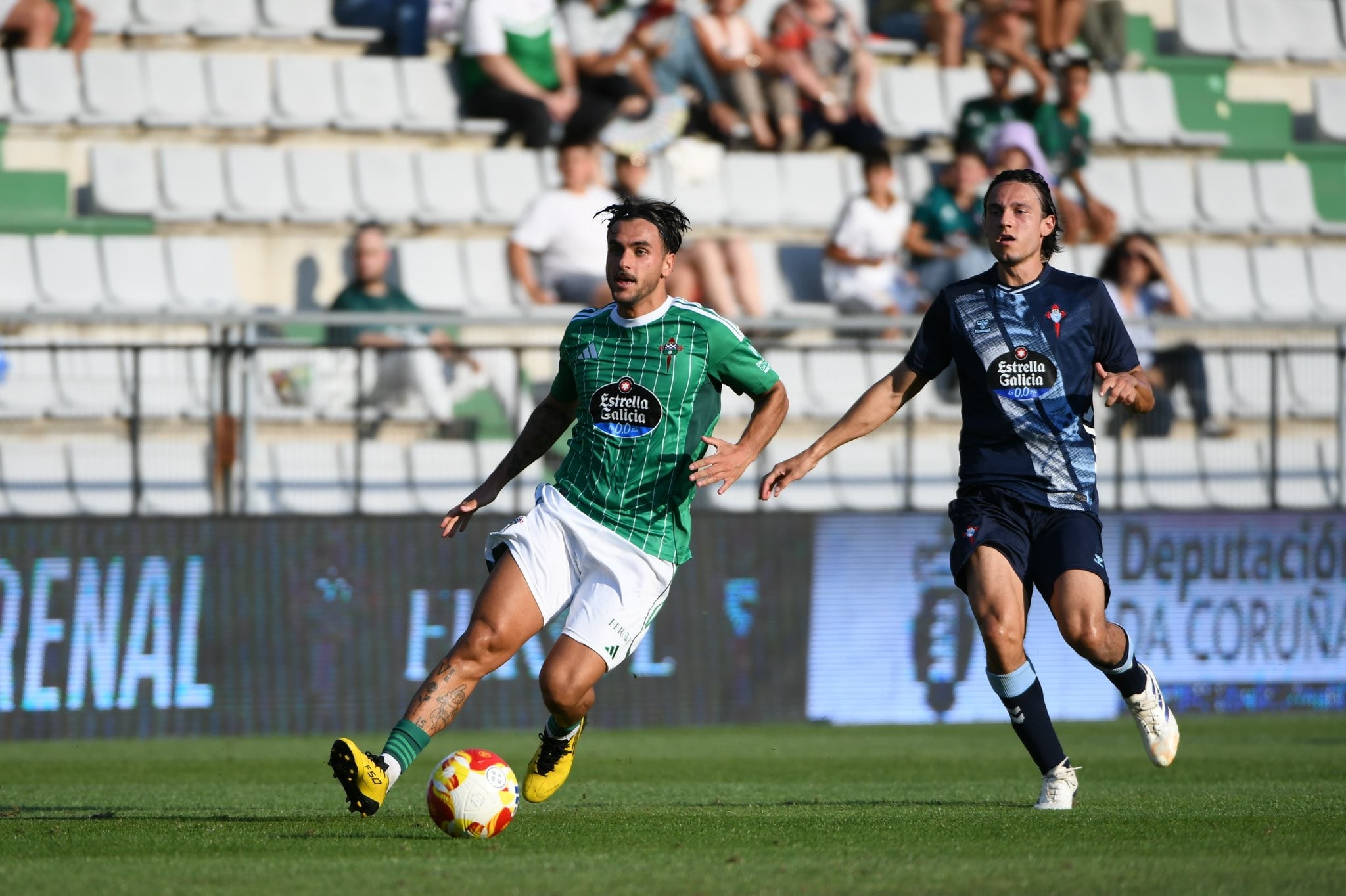 El Racing jugó ante el Celta Fortuna, en el marco del Concepción Arenal, su último duelo de pretemporada (foto: Racing Club Ferrol)
