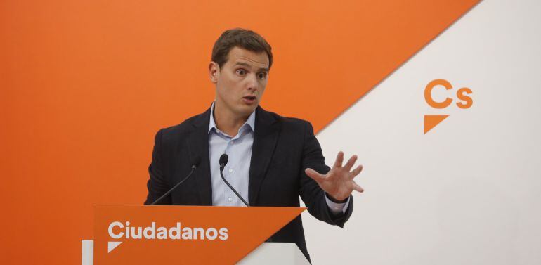 El presidente de Ciudadanos, Albert Rivera, en una rueda de prensa en la sede de su partido