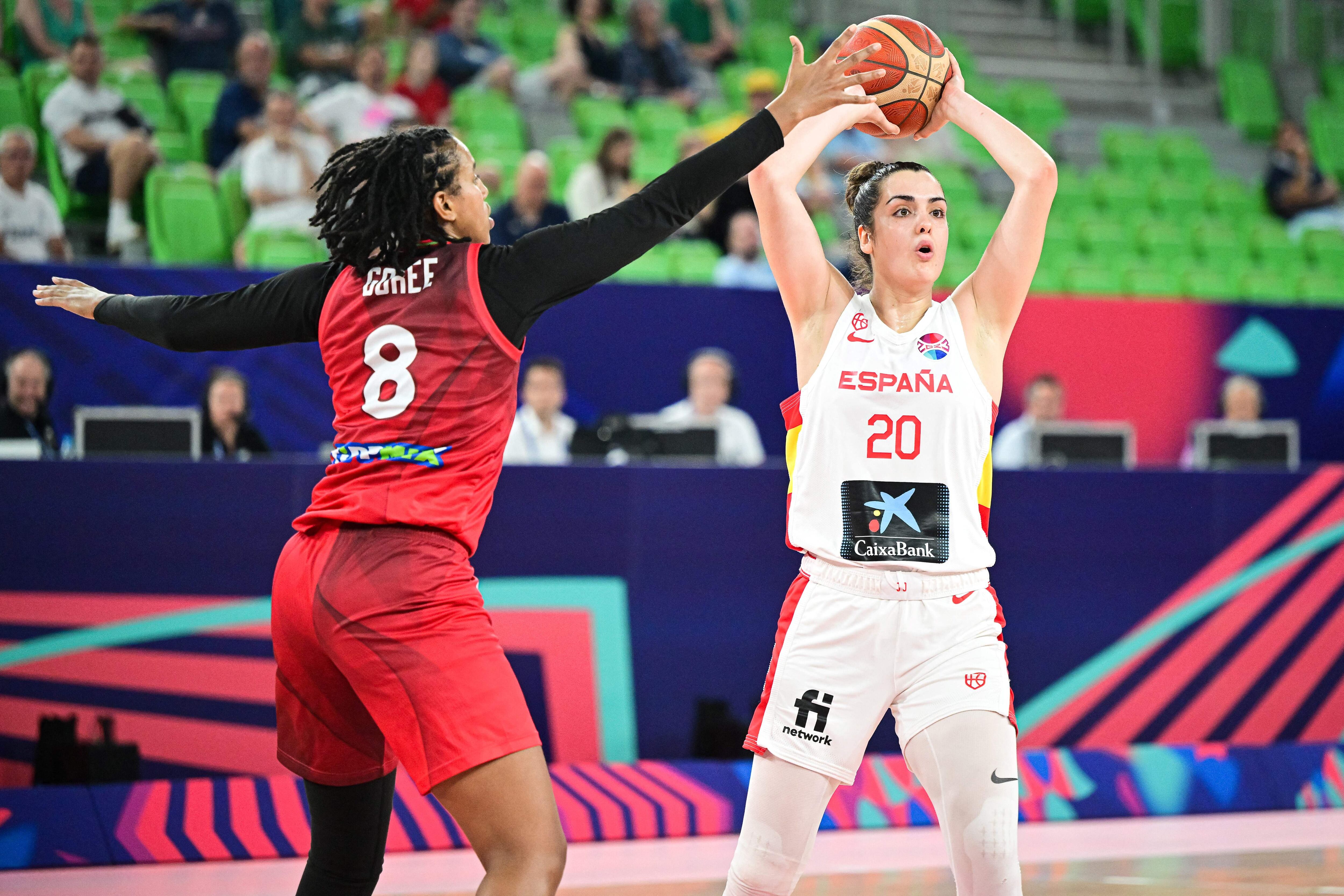 Paula Ginzo, durante el partido entre España y Hungría en el Eurobasket femenino 2023