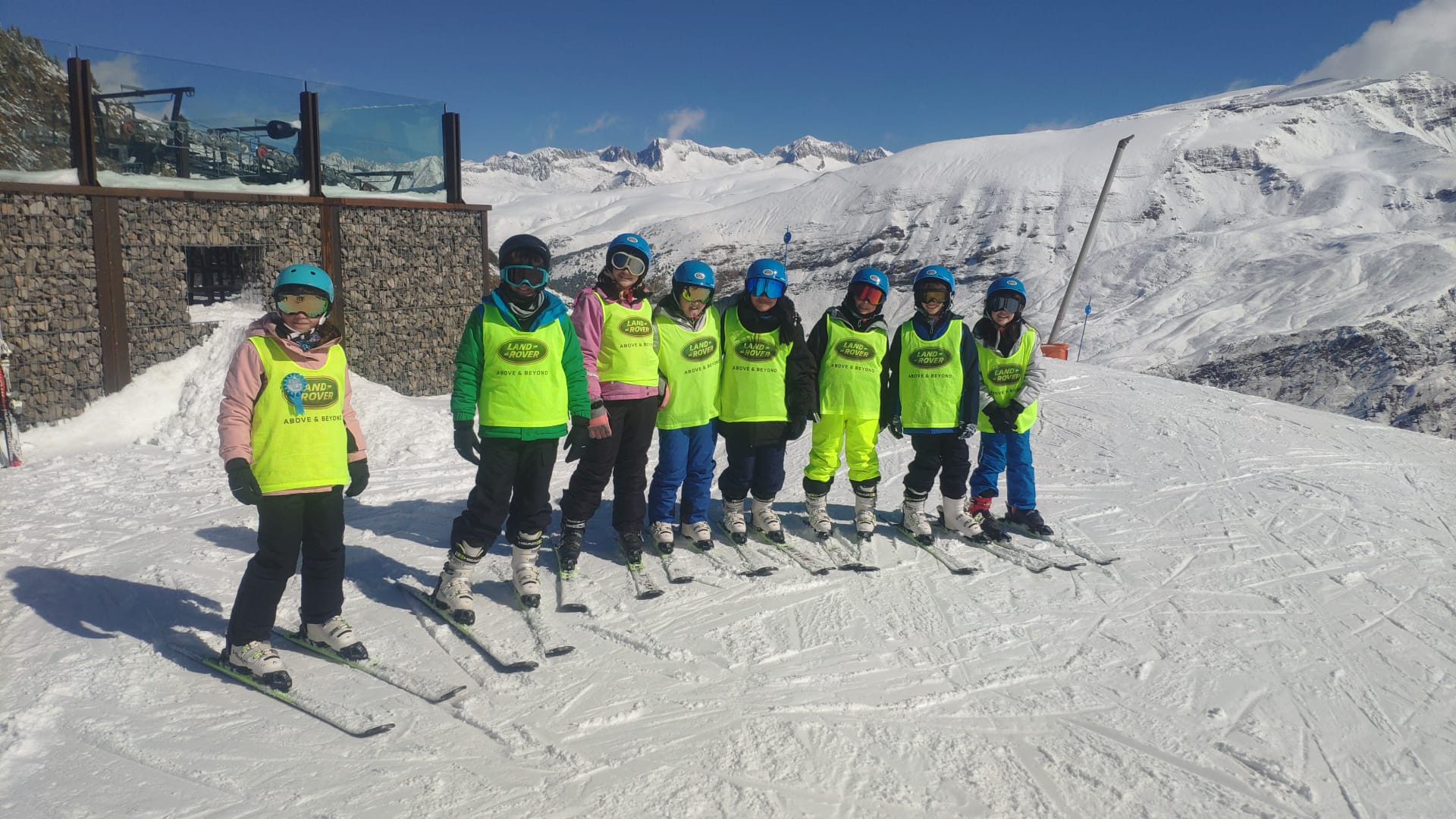 Escolare preparados para iniciar las clases de esquí