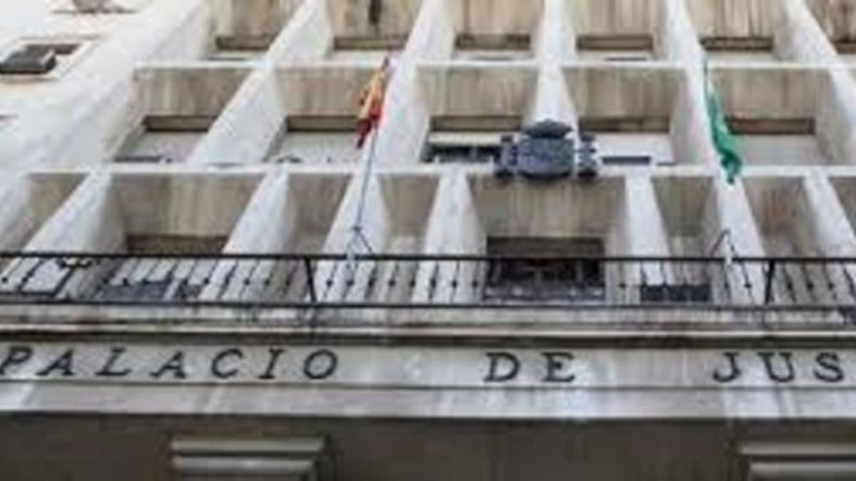 Cinco años de cárcel por cobrar la pensión de su madre muerta