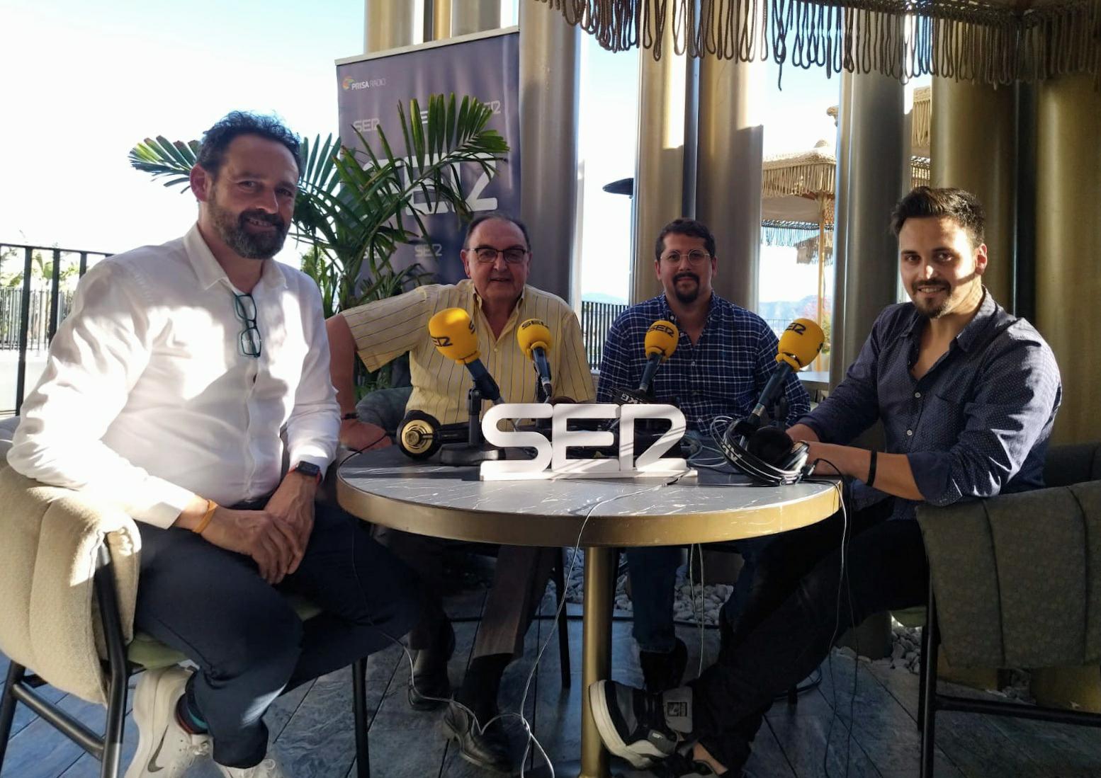 Jorge Fenor, Pepe Pallarés, Jose Antonio Sánchez y Rubén González en la terraza de Odiseo centro de ocio y gastronómico