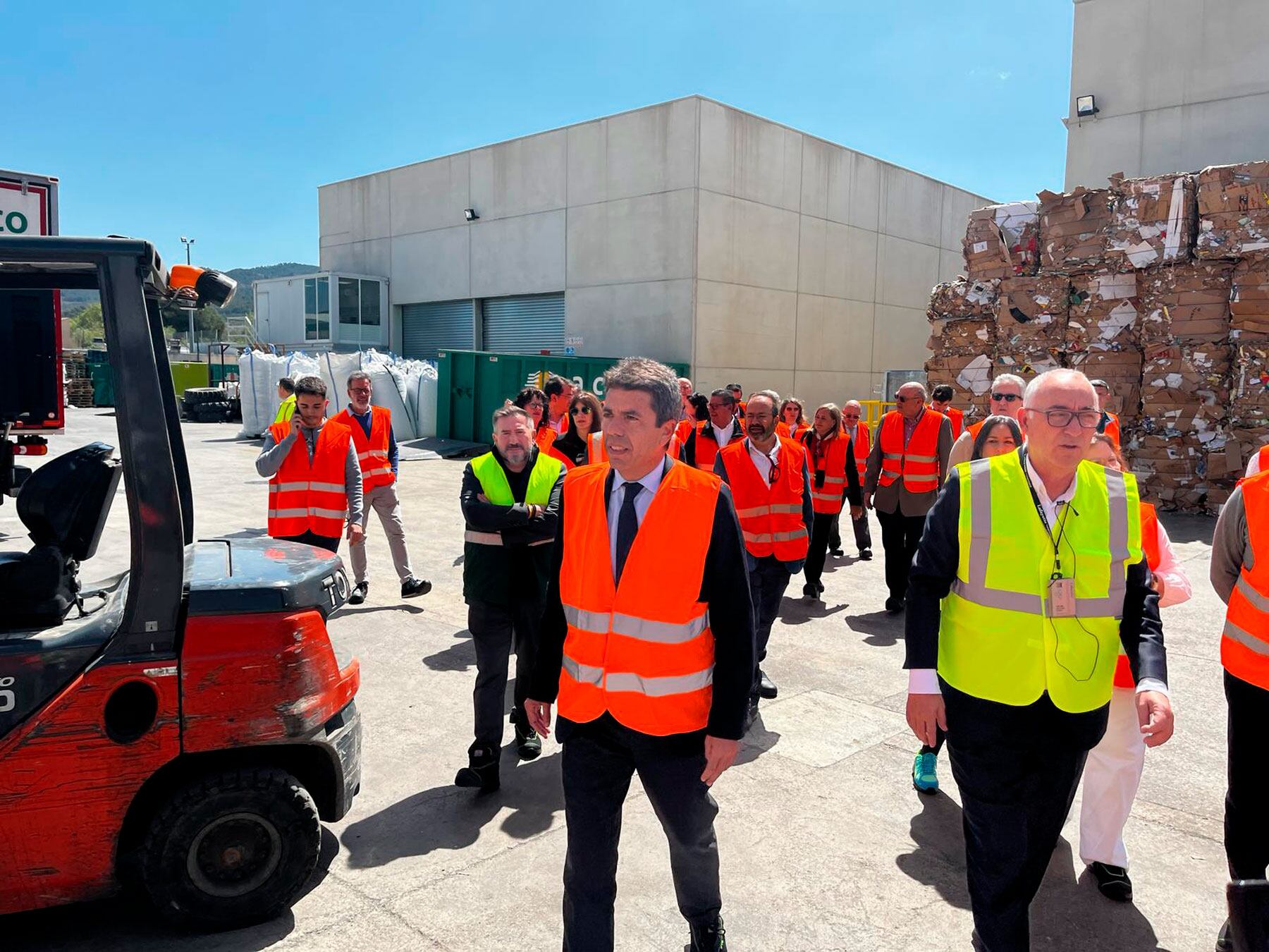 Carlos Mazón, acompañado por Jorge Ramis, durante su visita a Acteco