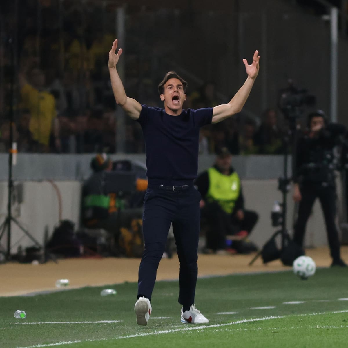 Íñigo Pérez gana peso en el Villarreal ante la posible salida de Marcelino