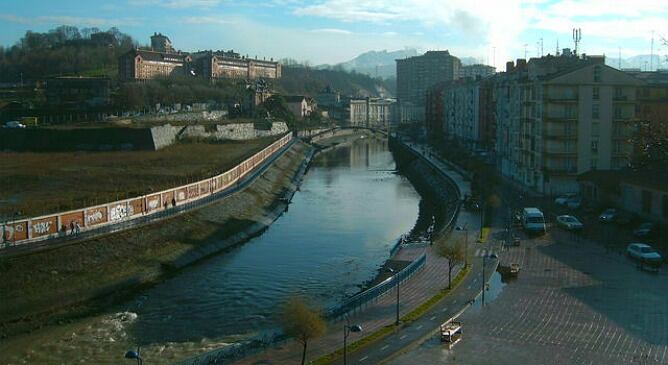 El segundo cuchillo fue hallado en el río Oiartzun que discurre por el municipio de Errenteria