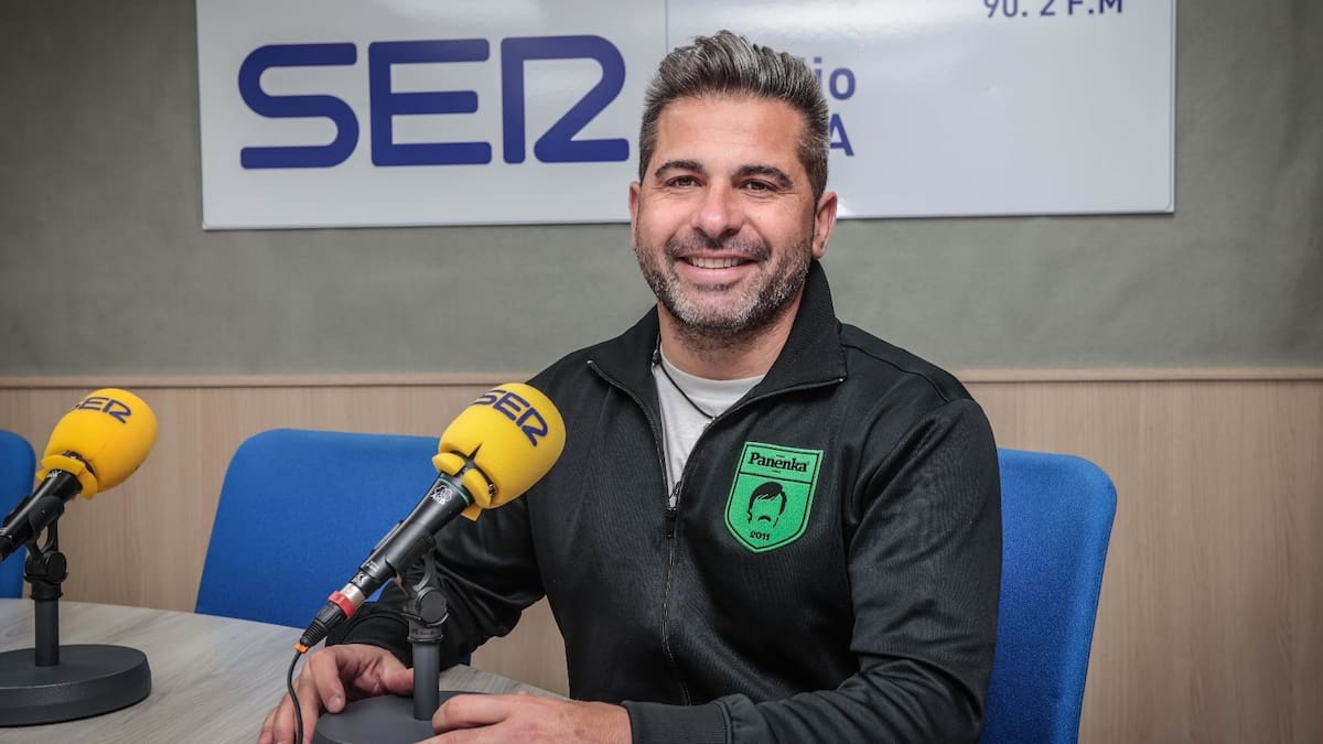 Antonio Castaño, segundo entrenador del Eldense, muestra su lado más personal