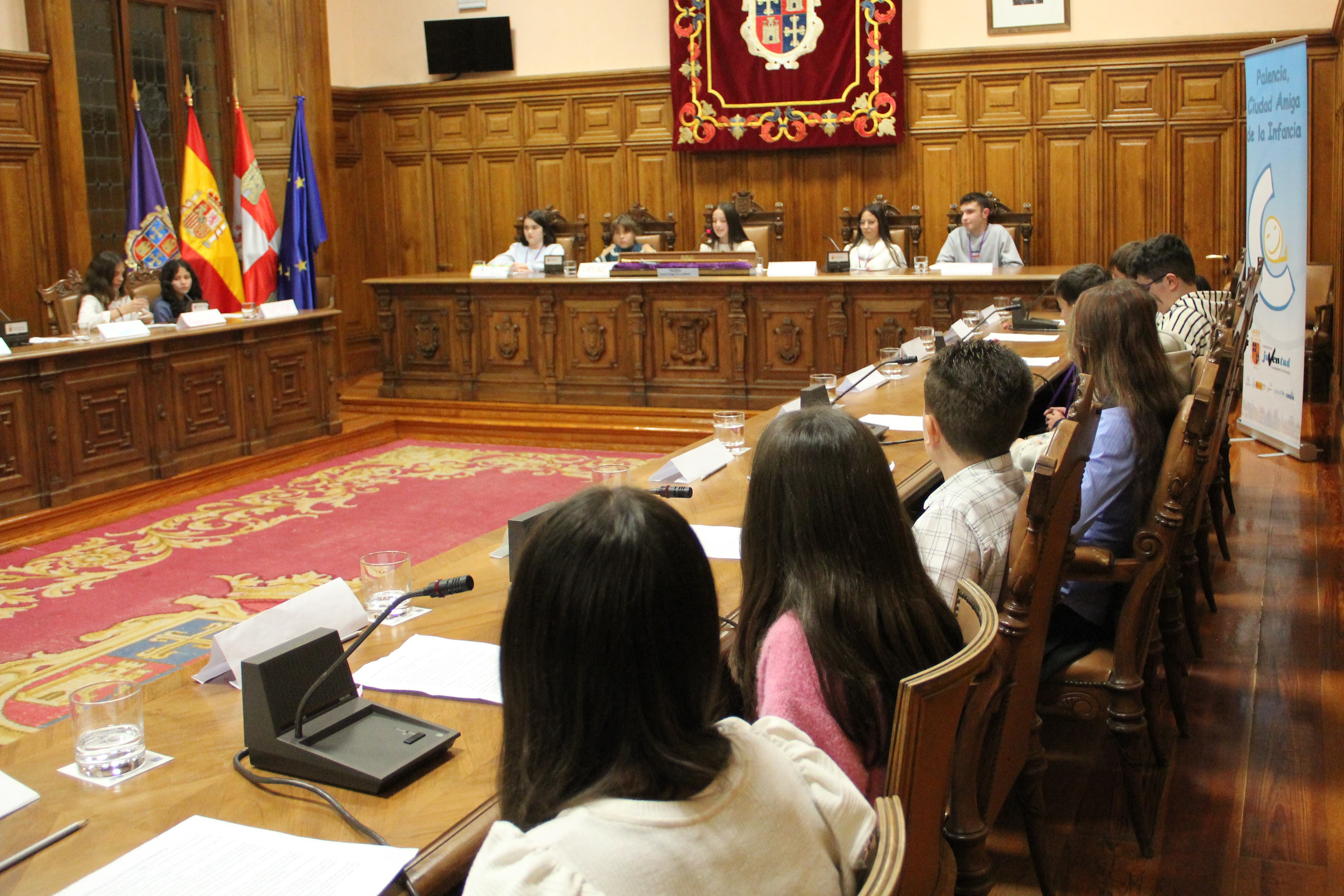 La salud mental en niños y jóvenes como telón de fondo de las propuestas del Pleno Infantil en Palencia