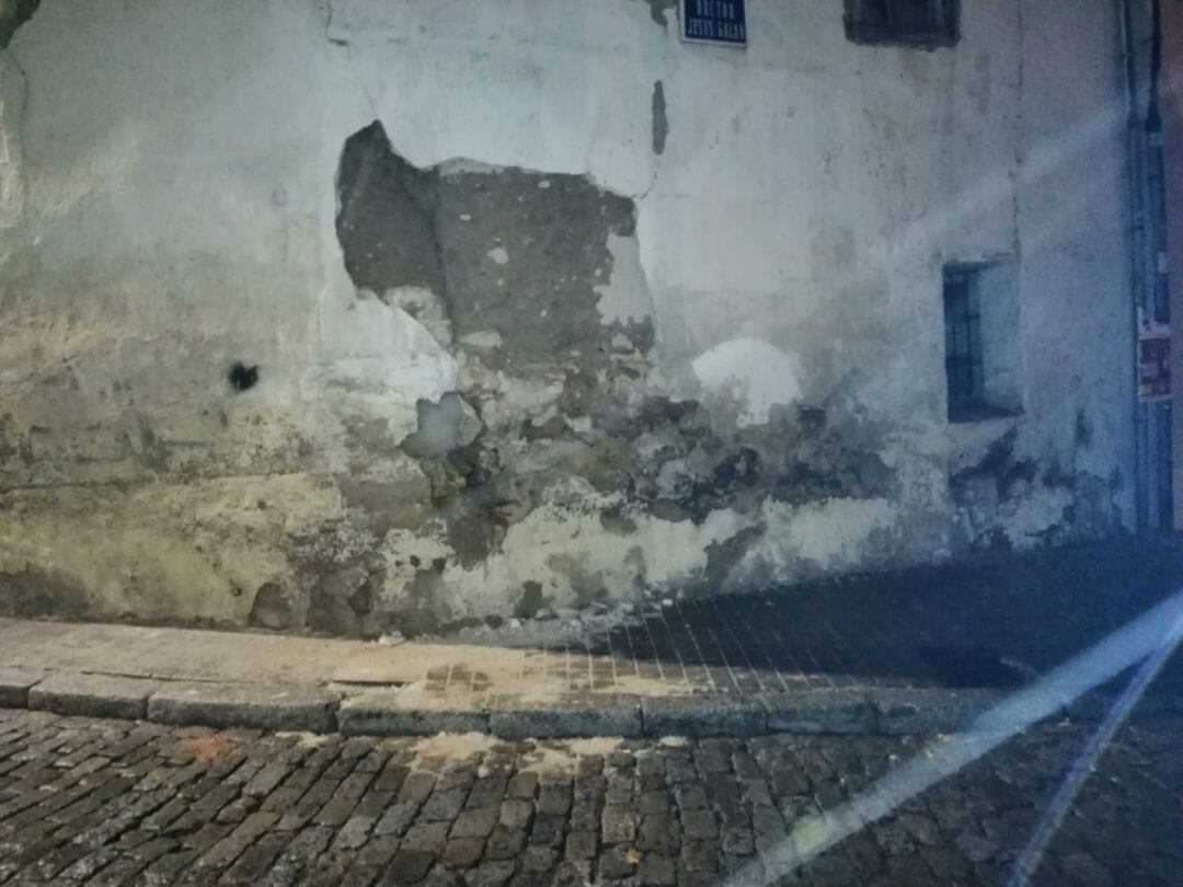 Desperfectos en un edificio de la calle Doctor Jesús Galán