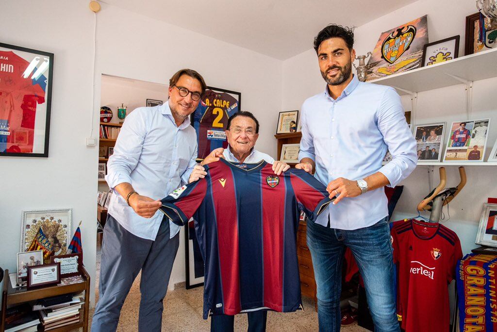 Vicente Iborra junto al presidente, Quico Catalán; y al presidente de honor, Paco Fenollosa