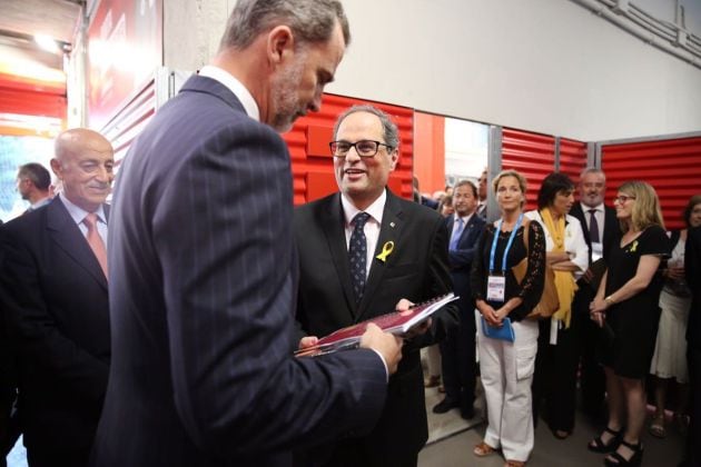 El rey Felipe VI, junto al presidente Quim Torra