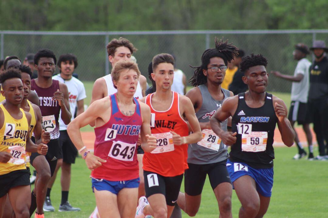 Adrían Díaz se corona campeón en los 1500 m de Kansas