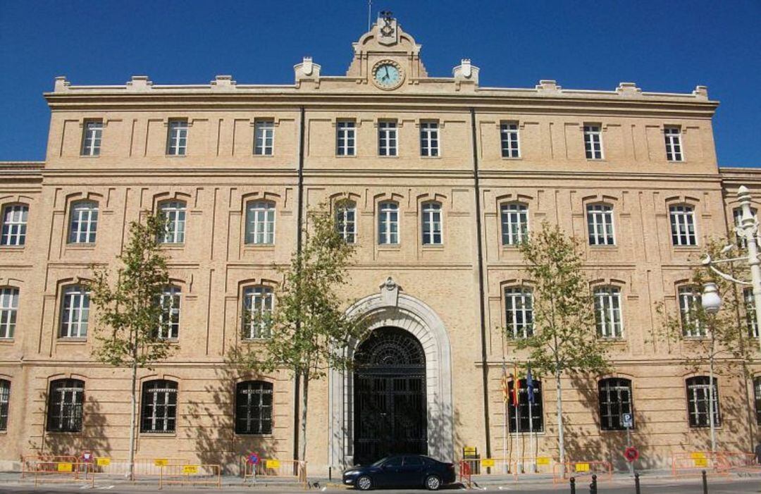 El edificio de Tabacalera pertenece al Ayuntamiento de València y acoge las oficinas de algunas concejalías