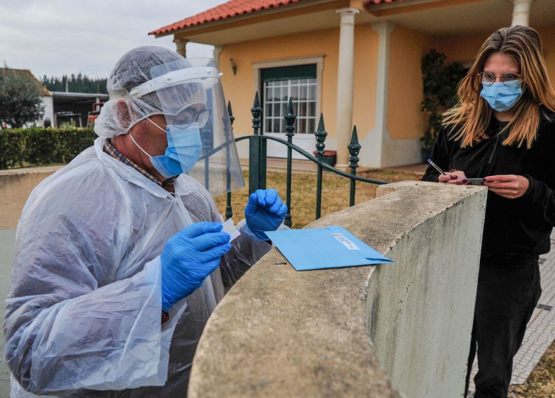 Portugal celebra elecciones presidenciales en plena tercera ola.
