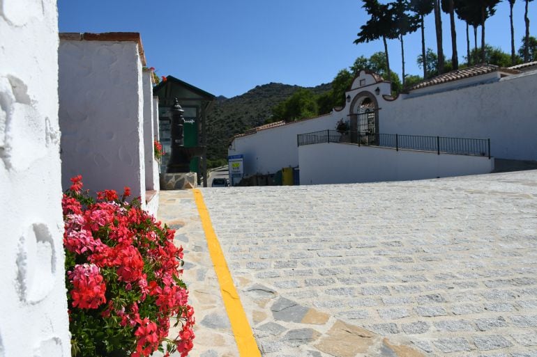 El entorno del cementerio municipal también ha sido mejorado