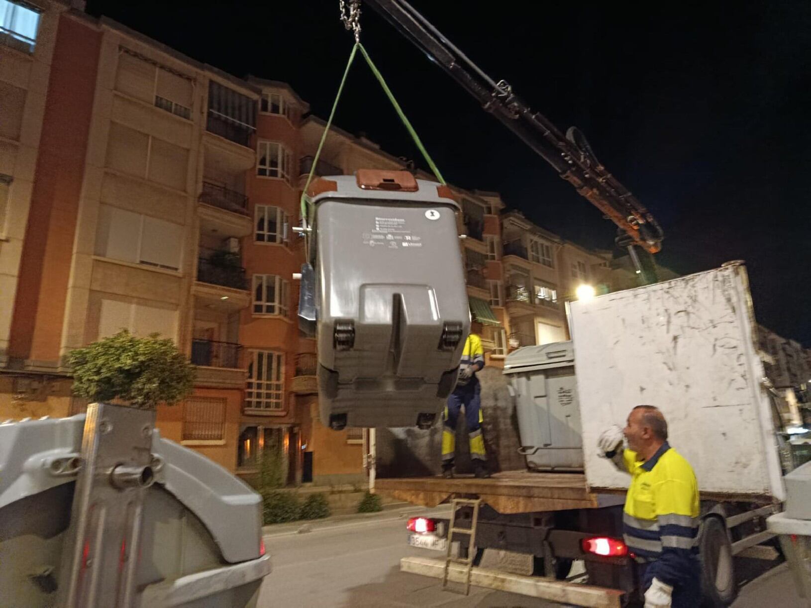 Más contenedores marrones para Lorca.