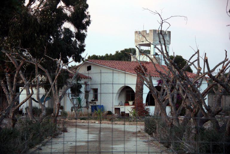 El mas on al gener es van trobar les restes òssies, ubicat als afores de Cambrils, a tocar de la carretera N-340
