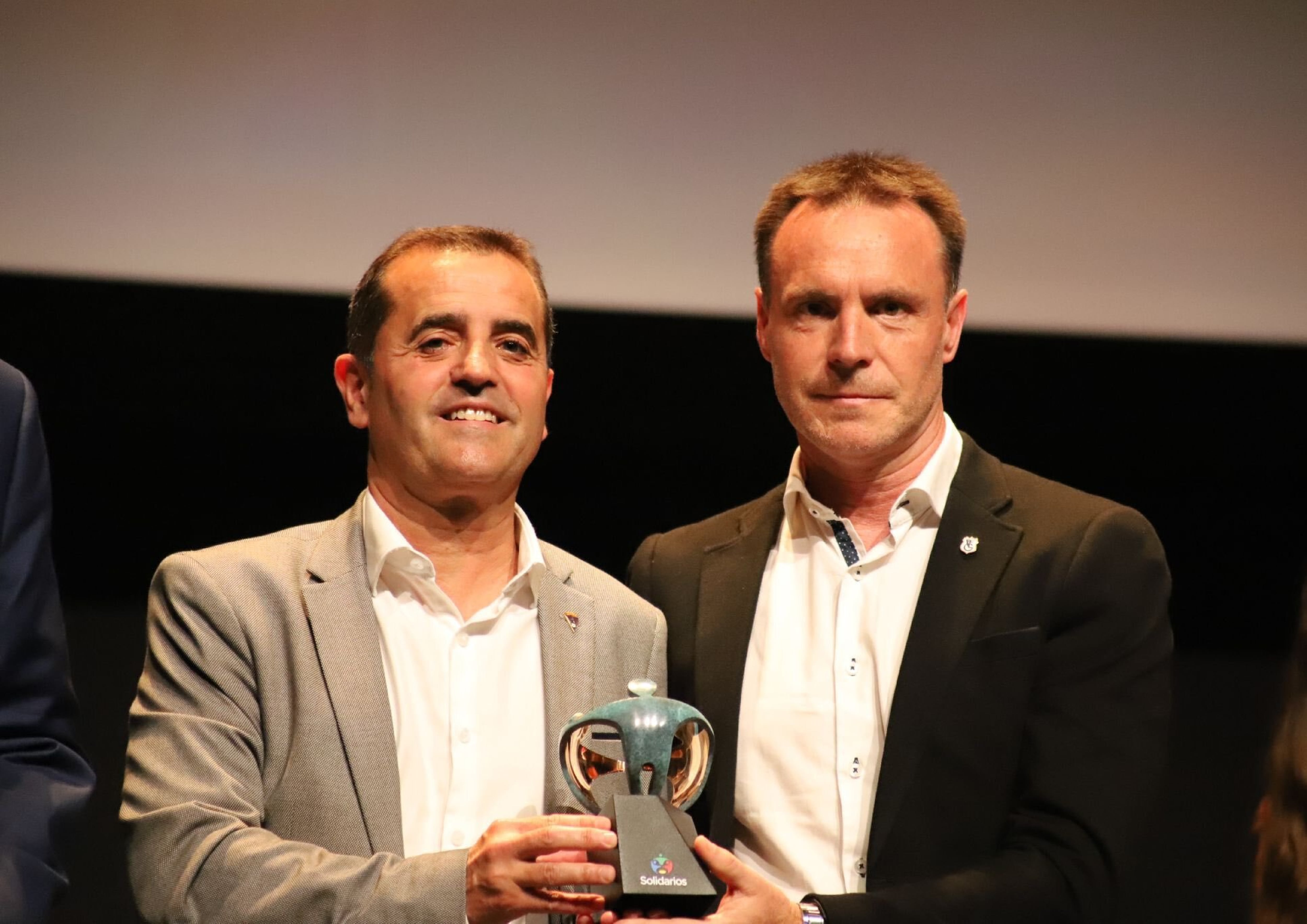 Kepa Arrieta a la izquierda.