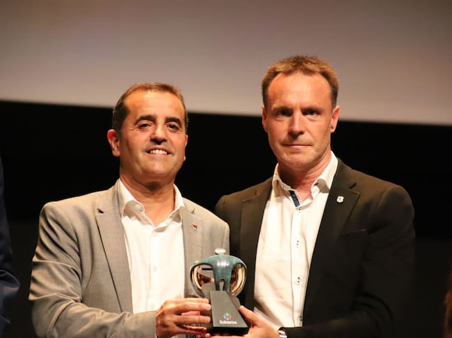 Kepa Arrieta a la izquierda.