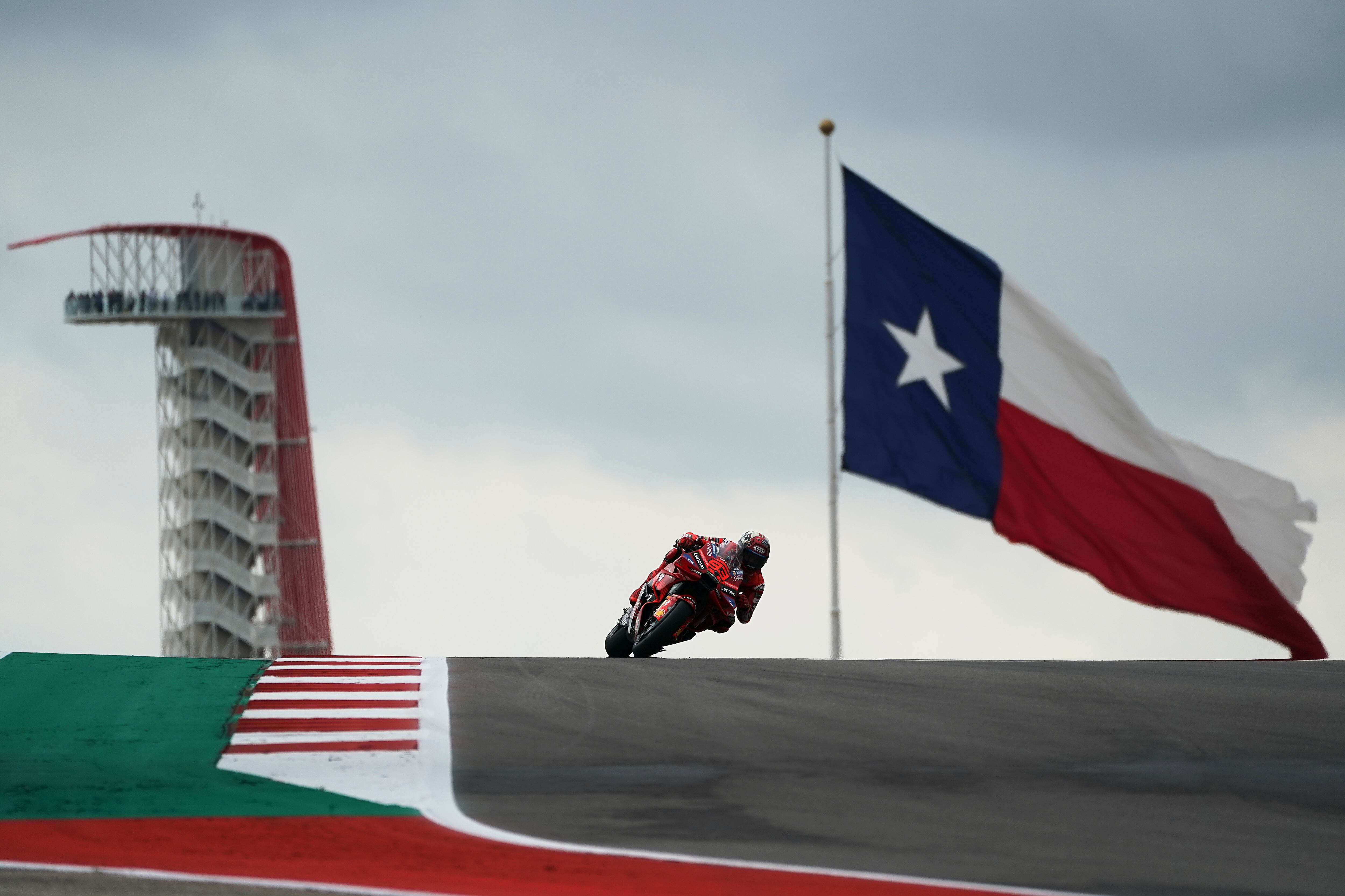 El español Marc Márquez (Ducati Desmosedici GP25) durante la sesión de entrenamientos