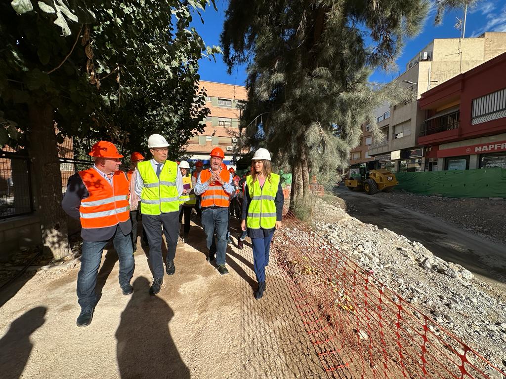 El alcalde de Murcia, José Ballesta, visita las obras en Beniaján