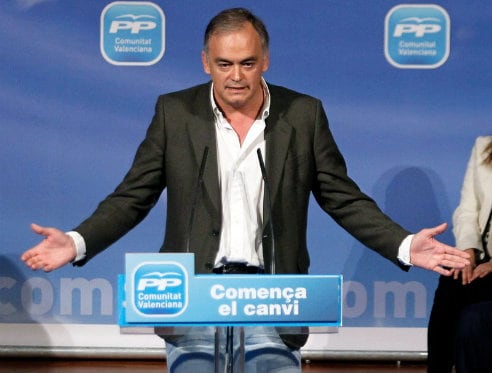 González Pons afirmó que el cierre de la televisión pública murciana se produciría &quot;si no mañana, pasado&quot;