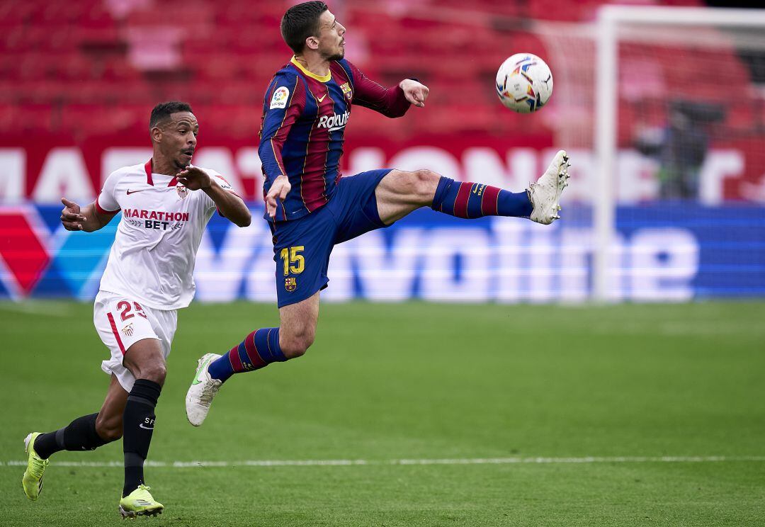 Corte de balón de Lenglet que precede al primer gol del Barça en Sevilla