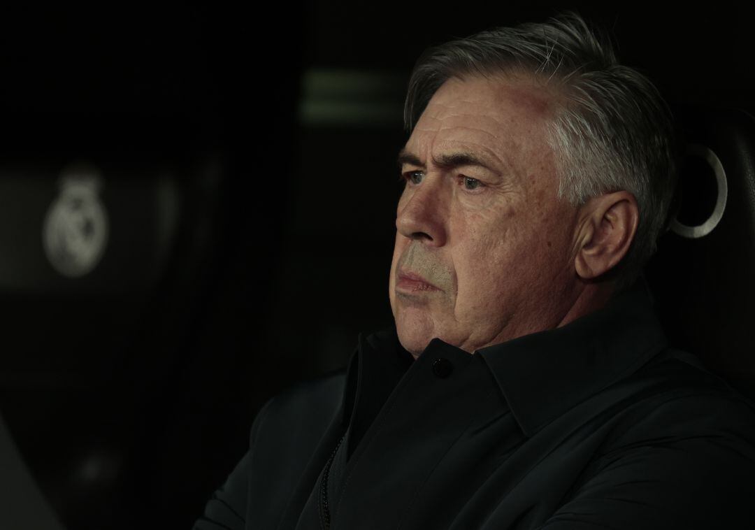 Ancelotti, en el banquillo del Bernabéu durante el último partido del Real Madrid