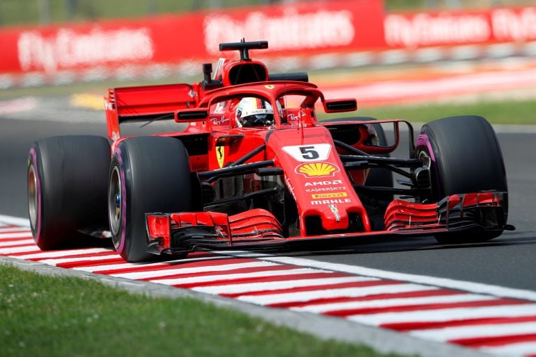 Vettel en los segundos entrenamientos libres para el Gran Premio de Hungría