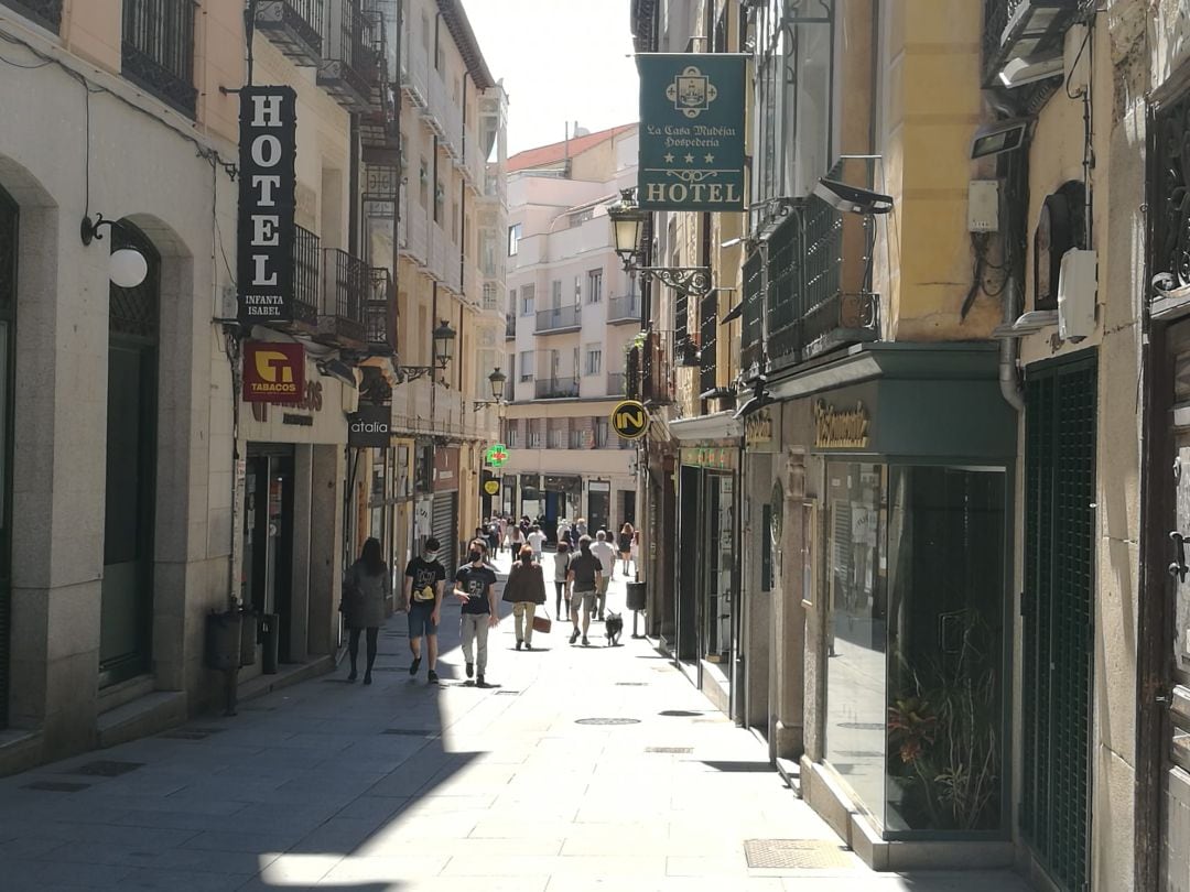 La calle Real de Segovia, una de las zonas comerciales de la ciudad