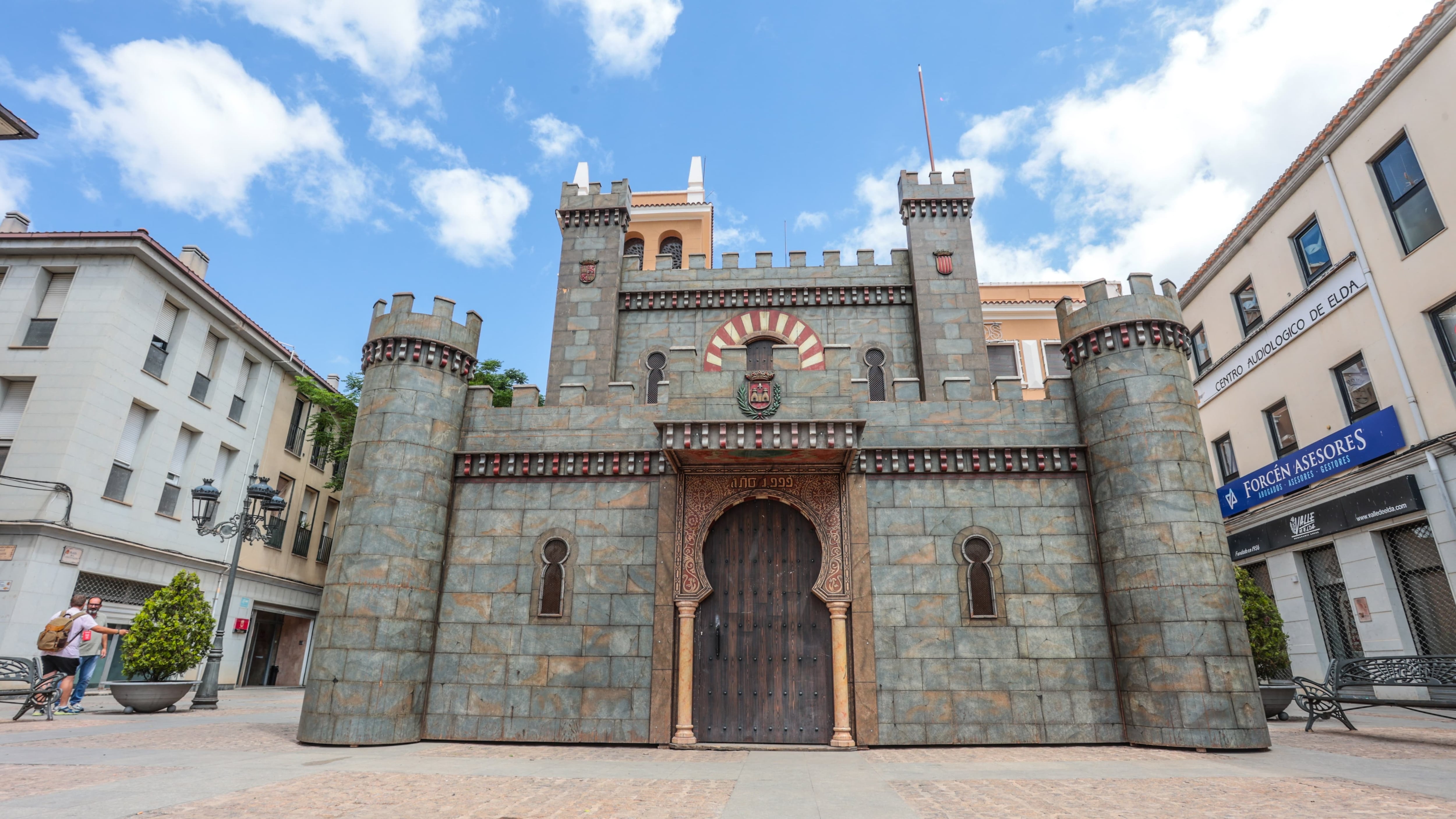 Castillo de Embajadas, instalado en la Plaza del Ayuntamiento