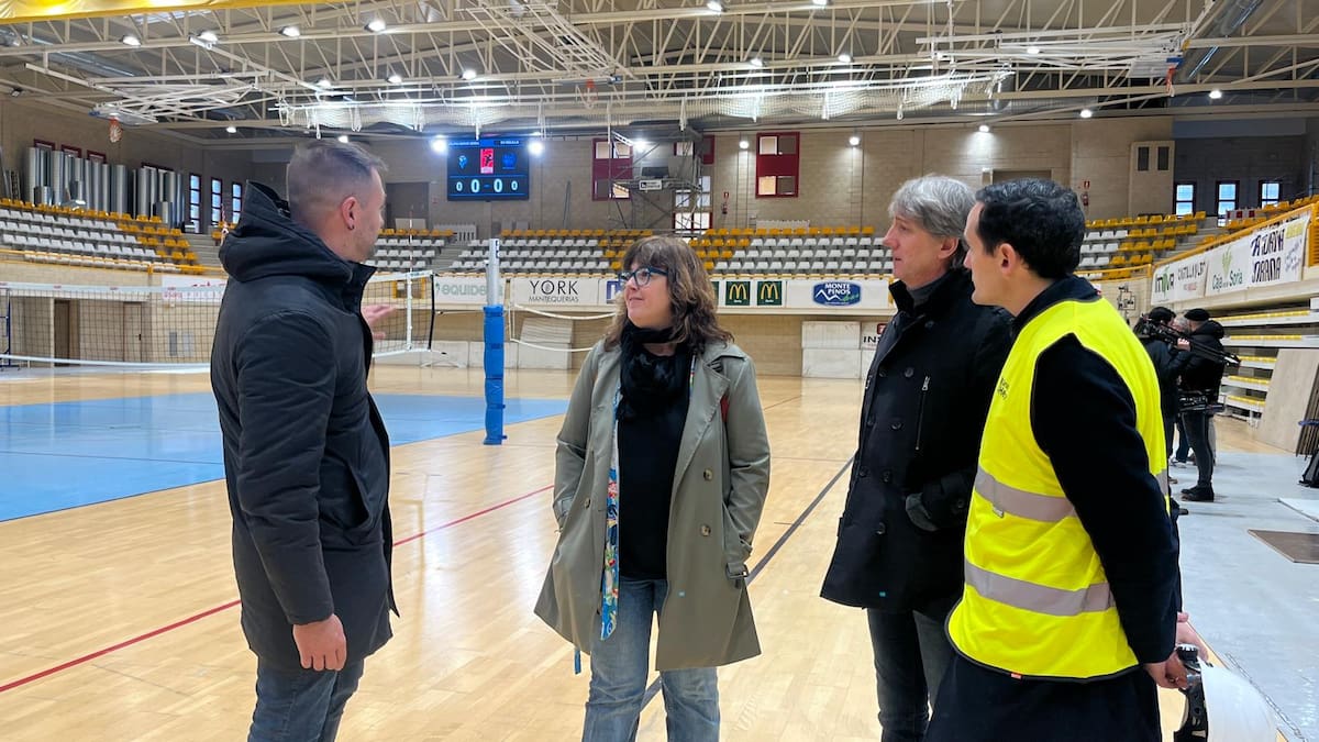 Carlos Martínez (alcalde de Soria) Obras Pajaritos - Las obras del Pabellón de Los Pajaritos avanzan simultaneando las competiciones