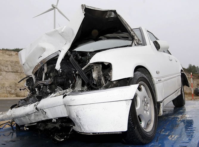 Estado en el que quedó uno de los vehículo tras el accidente en el que nueve personas han resultado heridas, tres de ellas graves, como consecuencia de una colisión en el que se han visto implicados tres vehículos en la carretera N-111, dentro del término municipal de Radona (Soria)