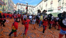 Batalla de las naranjas en Ivrea (Italia)