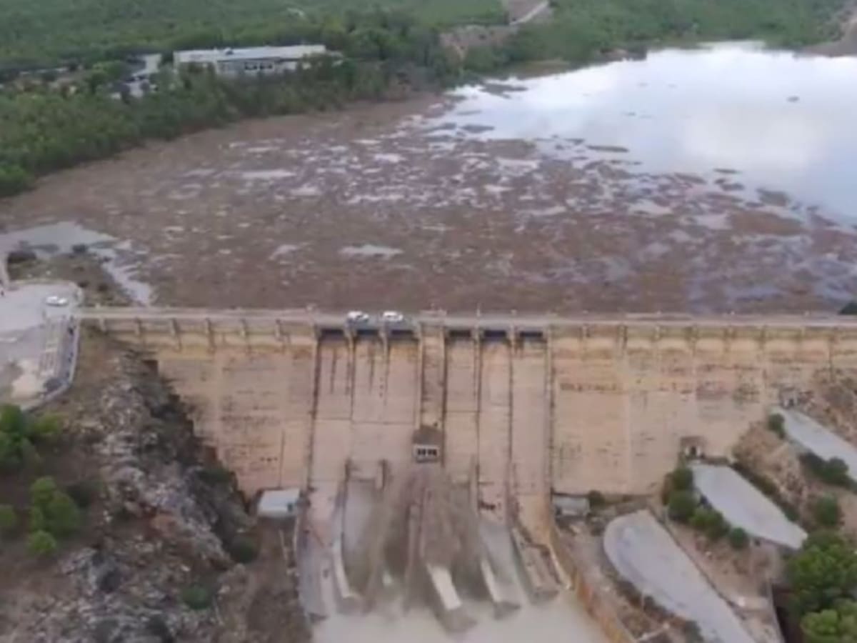 El embalse de Santomera comienza a desaguar