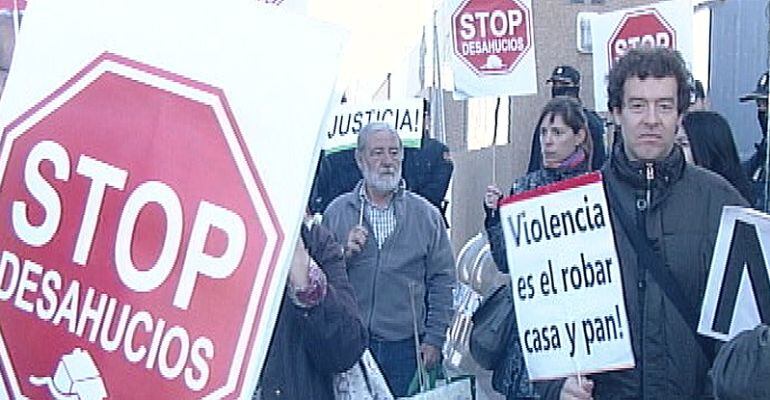 Concentación de Stop Desahucios en la zona norte de Madrid