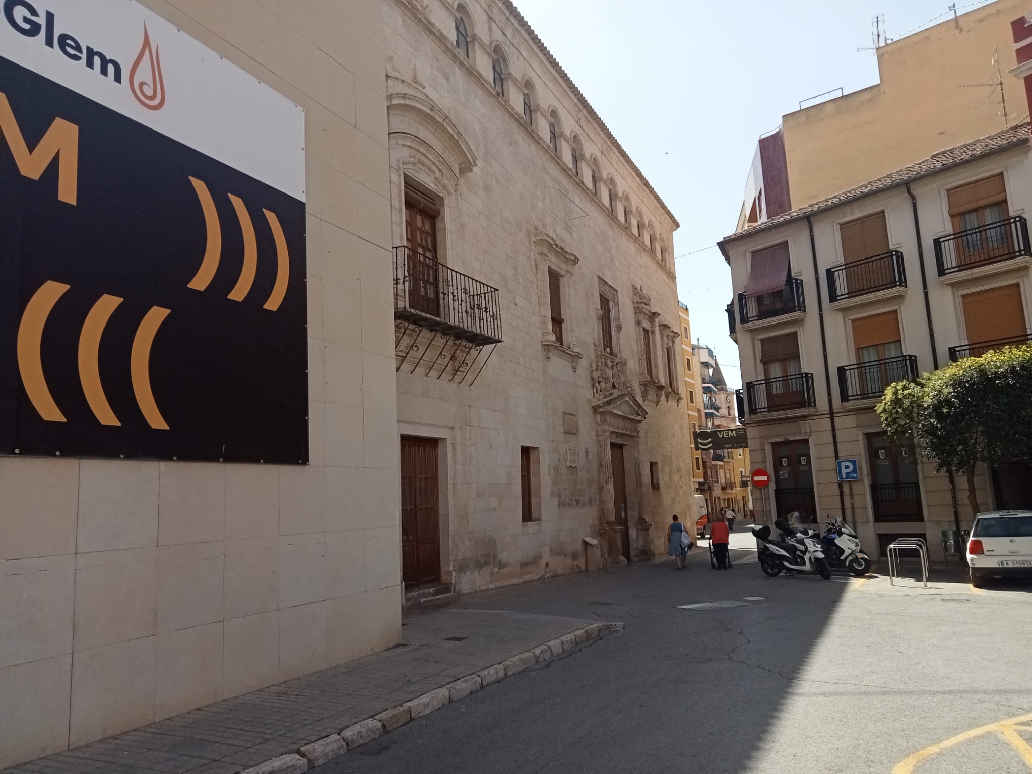 Plaza de Santiago y Ayuntamiento de Villena