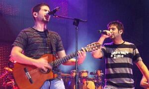 Concierto de Estopa en el Polideportivo Pisuerga en 2006