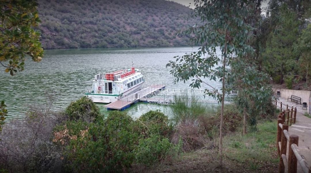 El barco Balcón del Tajo cumple diez años con sus cruceros fluviales, que han disfrutado 200.000 personas