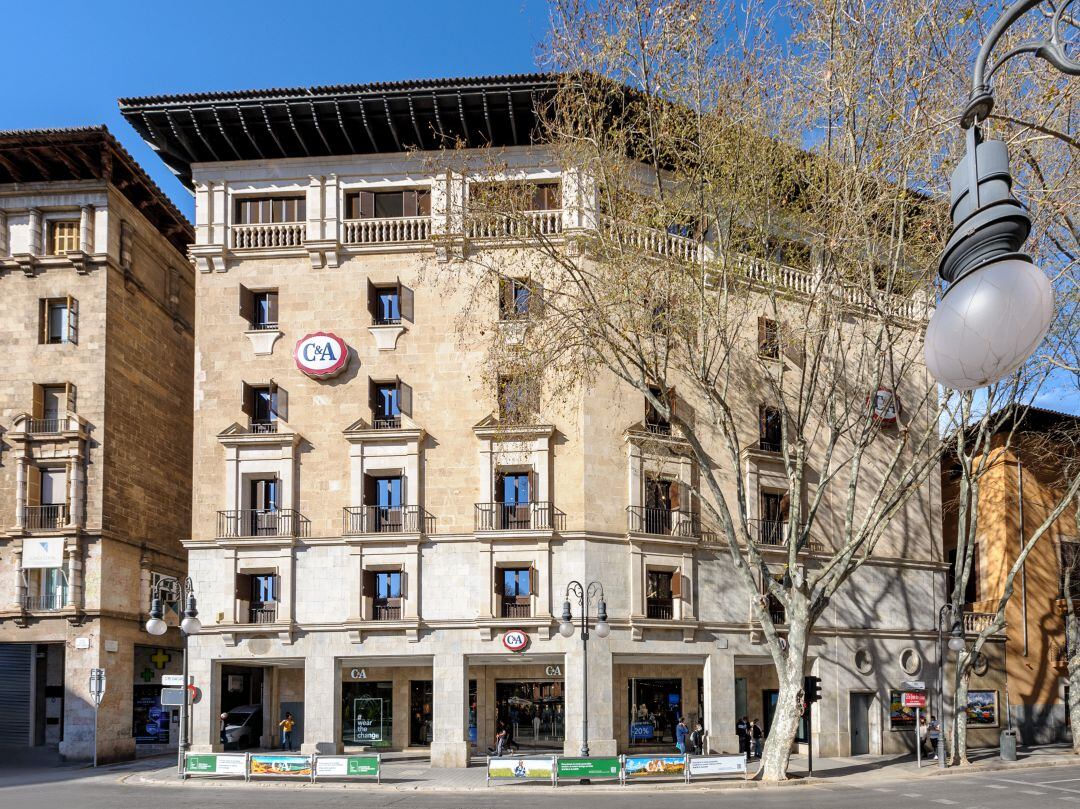 C&A reabre su tienda en Palma con un innovador diseño inspirado en la naturaleza y más sostenible 