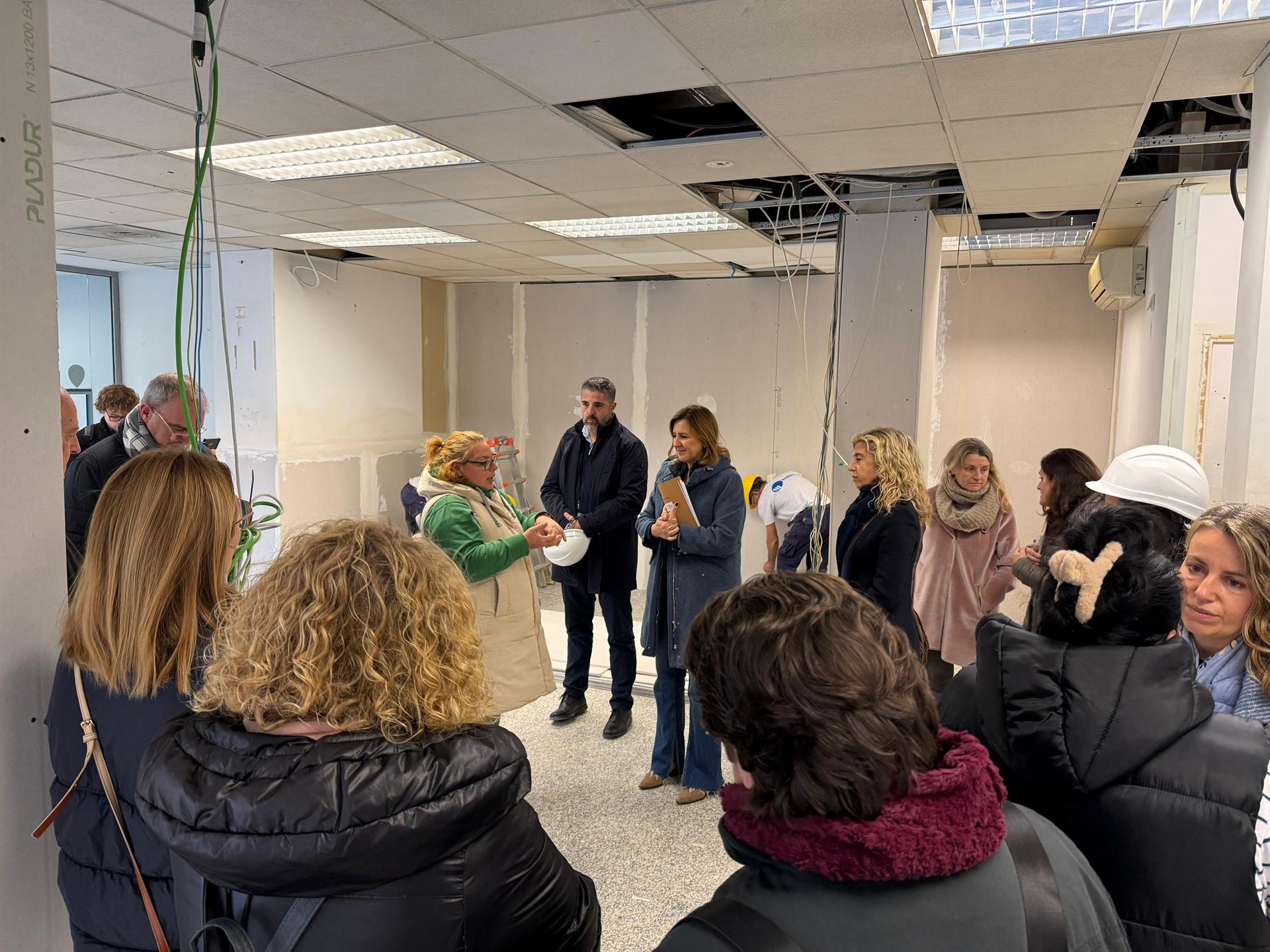 María José Catalá visita el nuevo Centro de Servicios Sociales de la pedanía de La Torre.