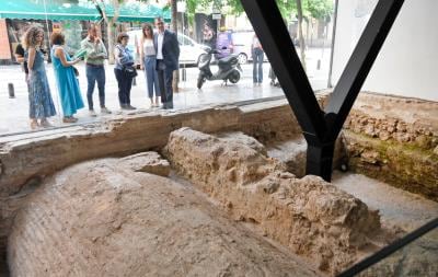 El Ayuntamiento adquiere y musealiza los restos de la Muralla hallados en las calles Santa Teresa y Sagasta