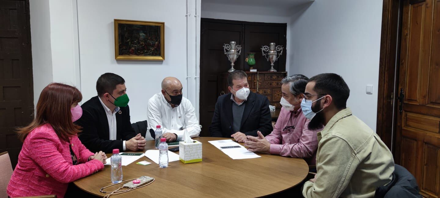 Reunión con representantes de entidades y asociaciones de mercadillos y comercio ambulante