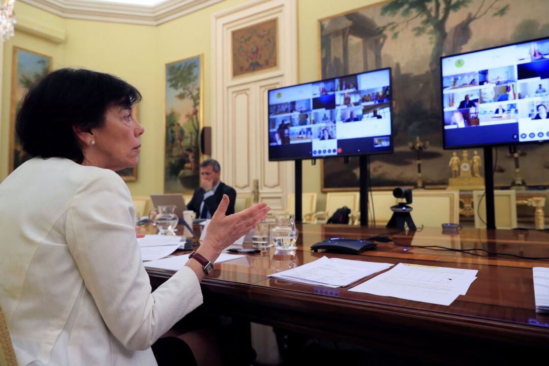 La ministra de Educación, Isabel Celaá, durante la Conferencia Sectorial de Educación que ha tenido lugar este jueves por videoconferencia para tratar cómo será el próximo curso escolar. 