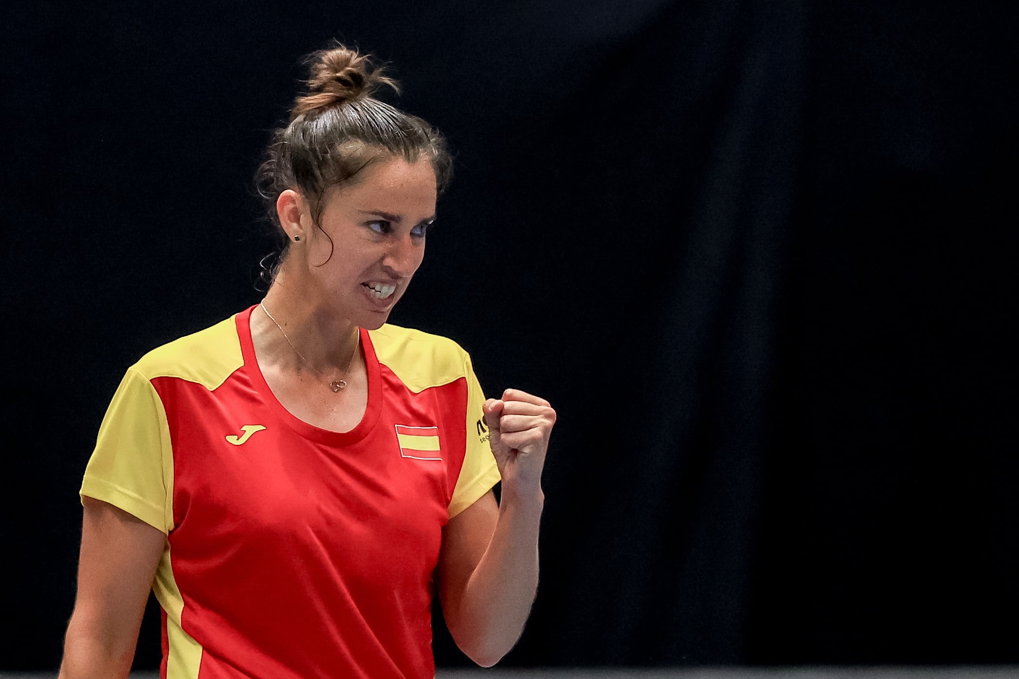Ostrava (Czech Republic), 11/04/2025.- Sara Sorribes Tormo of Spain in action against Laura Pigossi of Brazil during their Billie Jean King Cup qualifiers tennis match in Ostrava, Czech Republic, 11 April 2025. (Tenis, Brasil, República Checa, España) EFE/EPA/MARTIN DIVISEK
