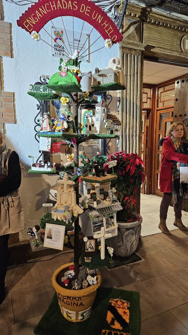 'El Árbol de Mágina' ubicado en la Puerta del Ayuntamiento de Jódar