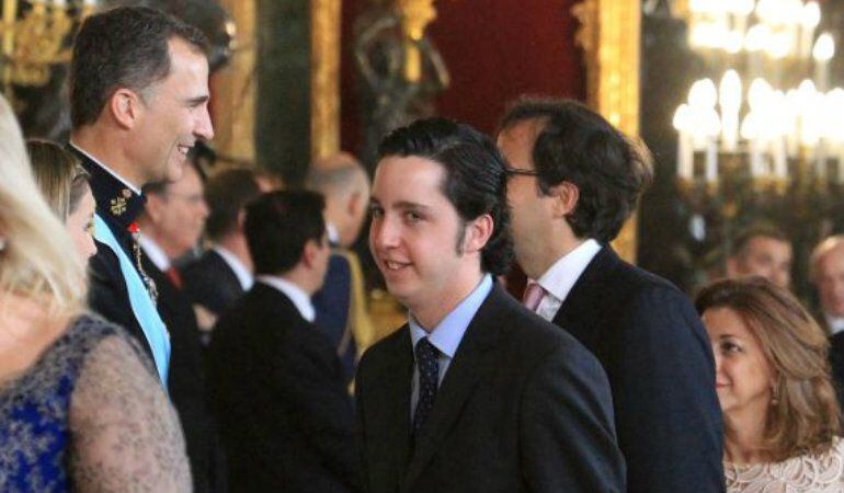 Francisco Nicolás Gómez Iglesias durante la recepción a los representantes institucionales en el Palacio Real con motivo de la proclamación del rey Felipe VI