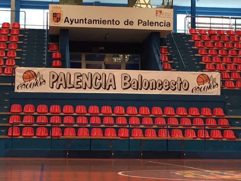 Gradas del Pabellón Municipal Marta Domínguez.