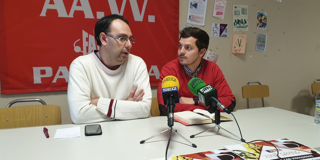 Sergio de los Bueis, presidente de la FAVPA (i) y Víctor Torres, concejal de Deportes (d)