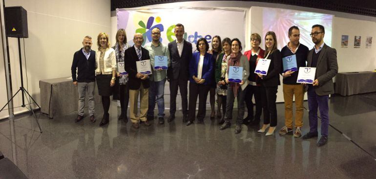 Foto de familia de los premiados